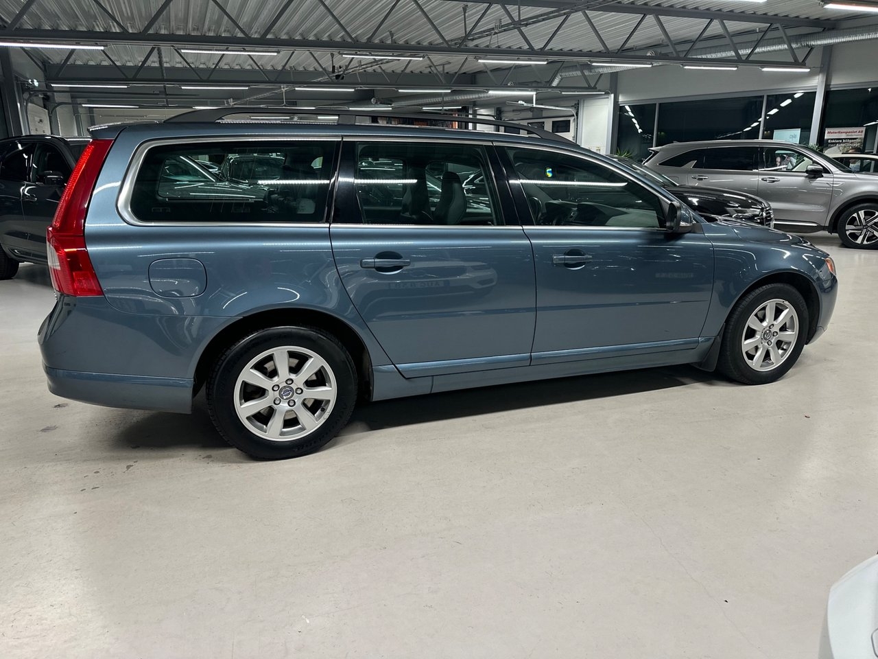 Volvo V70 D3 Momentum 2012, photo 9/10