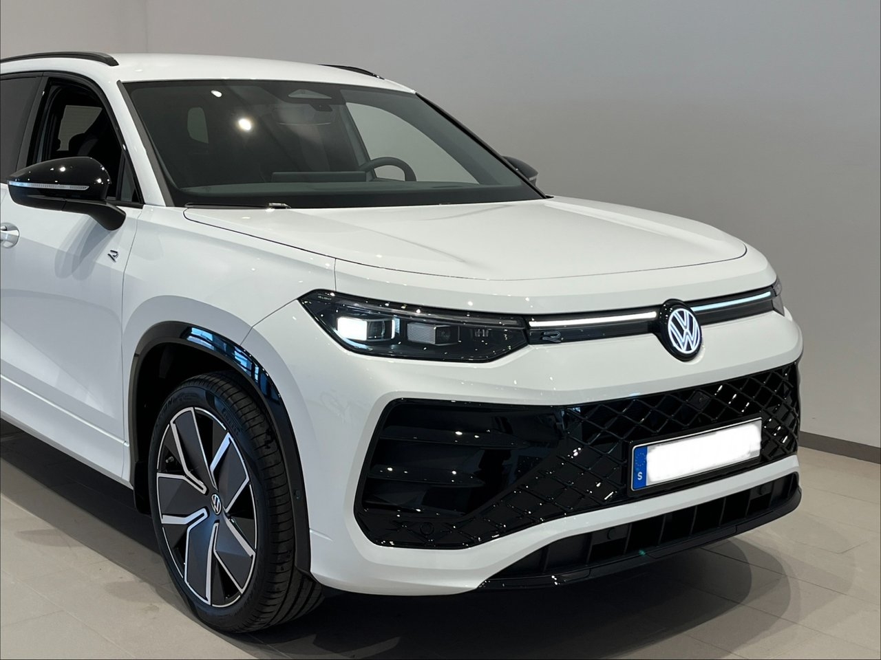 Volkswagen Tayron 1.5 eHybrid R-Line 2026, bild 2/10