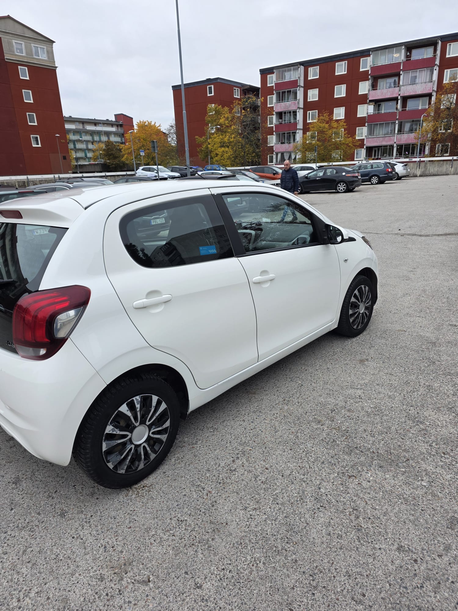 Peugeot 108 1.0 VTi 68 2016, bild 2/6