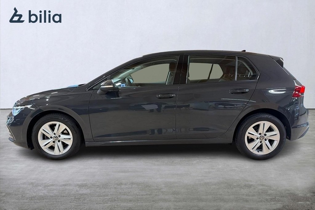 Volkswagen Golf 2023, photo 2/10