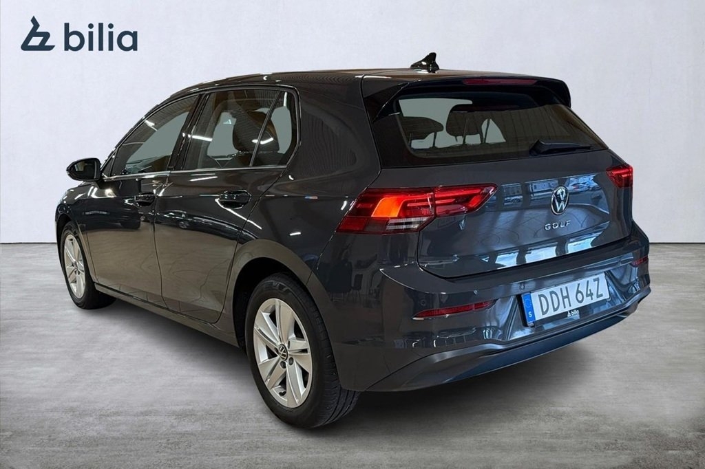 Volkswagen Golf 2023, photo 4/10