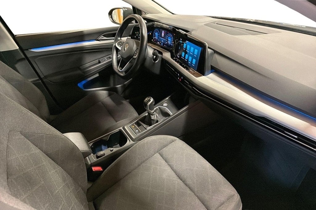 Volkswagen Golf 2023, photo 6/10