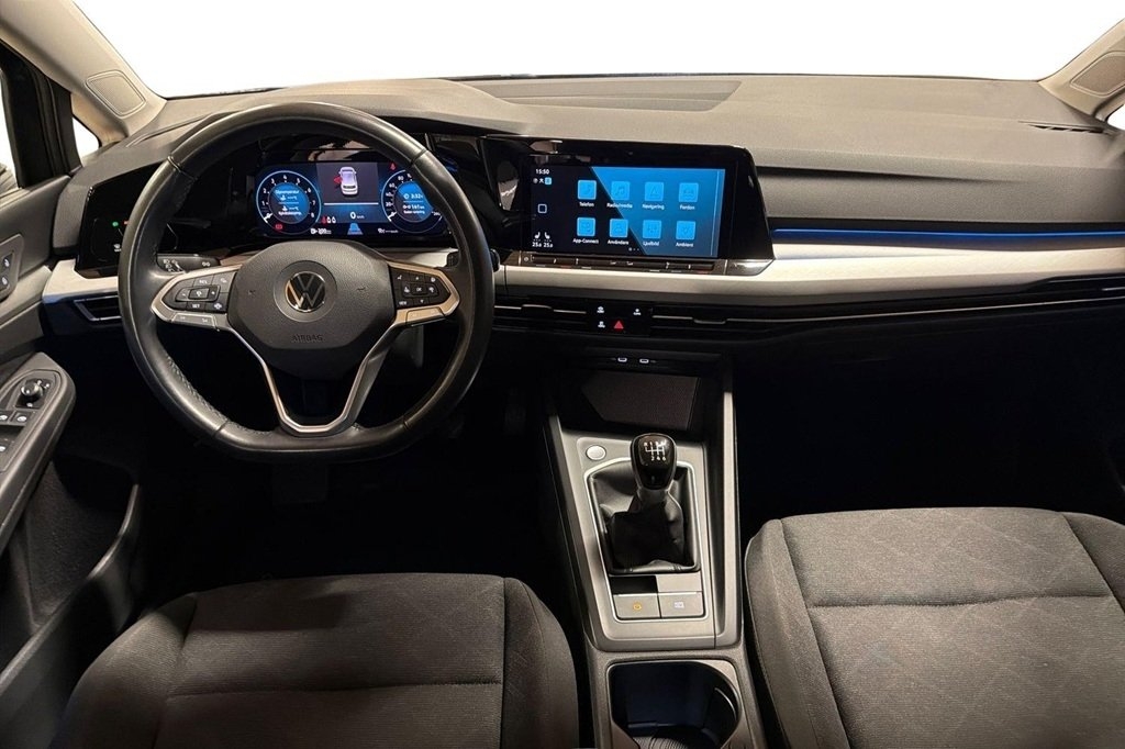 Volkswagen Golf 2023, photo 7/10
