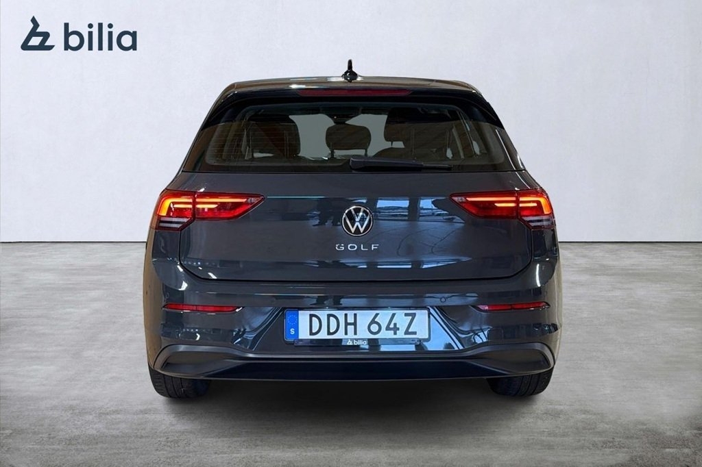 Volkswagen Golf 2023, photo 3/10