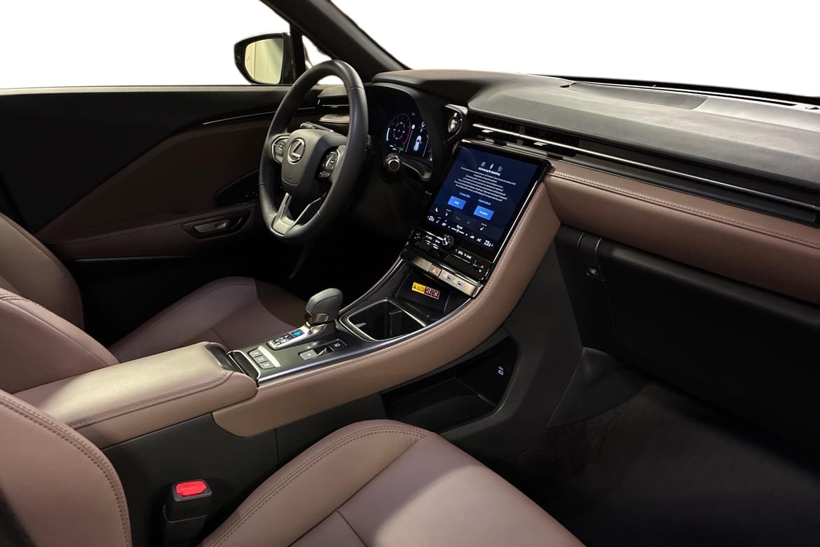 Lexus LBX Elegant 2026, bild 6/10
