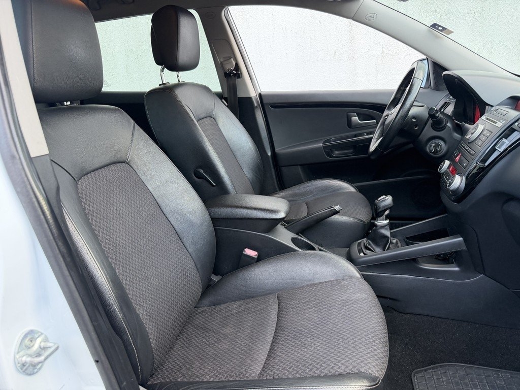 Kia Ceed 1.6 CRDi 128 2012, bild 7/10