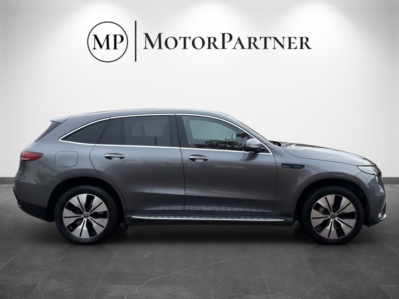 Mercedes-Benz EQC 400 AMG Line 2021, kuva 9/10