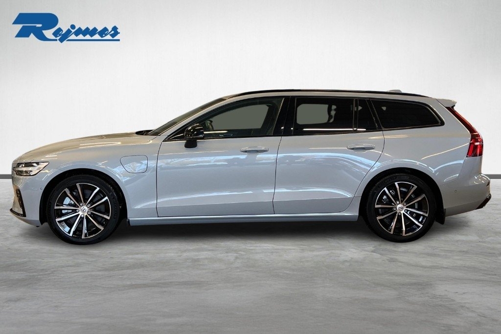 Volvo V60 Plus Dark Nordic 2025, bild 2/10