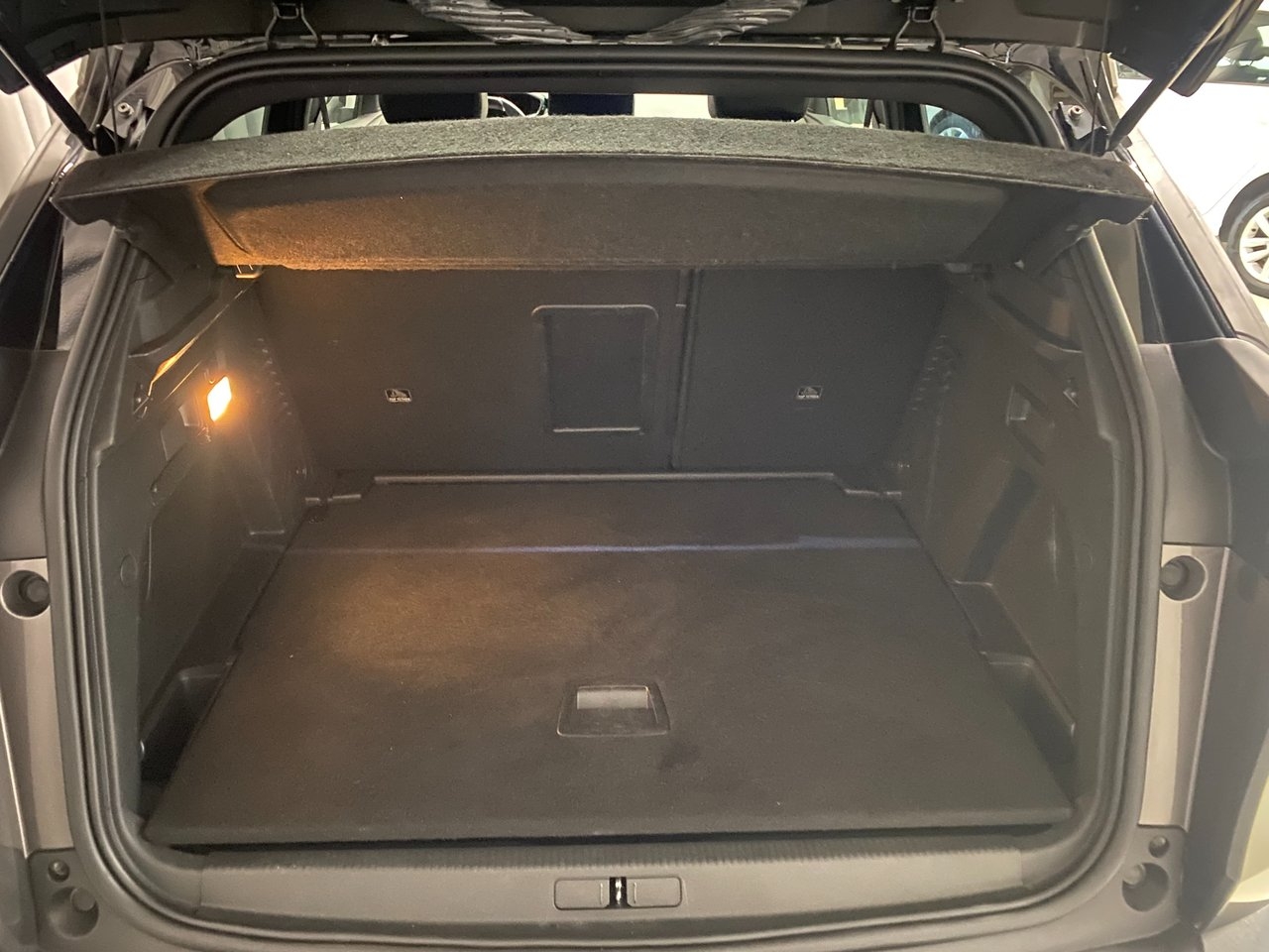 Peugeot 3008 1.2 PureTech 130 GT 2023, bild 6/10
