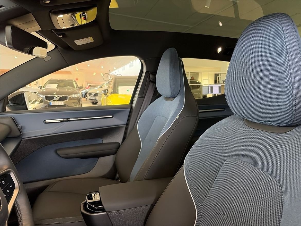 Volvo EX30 Performance Ultra 2025, photo 10/10