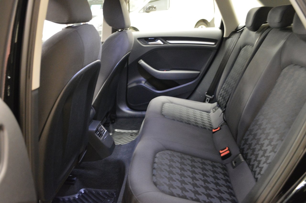 Audi A3 1.2 TFSI Attraction 2016, bild 7/10