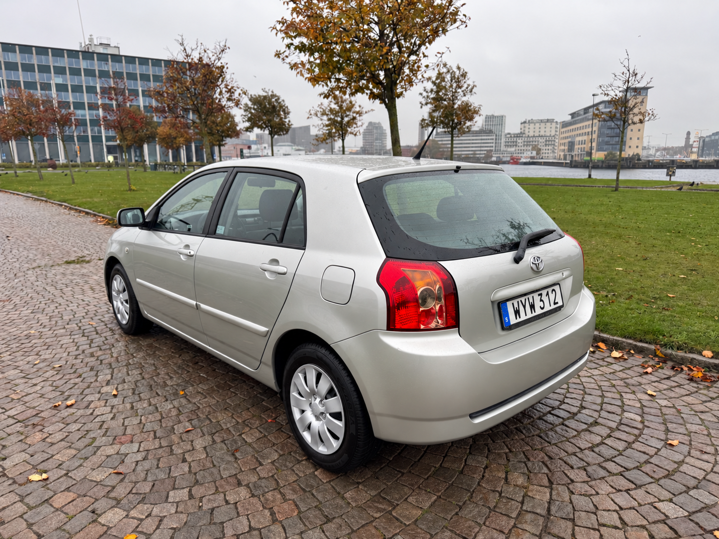 Toyota Corolla 1.6 2005, photo 2/5