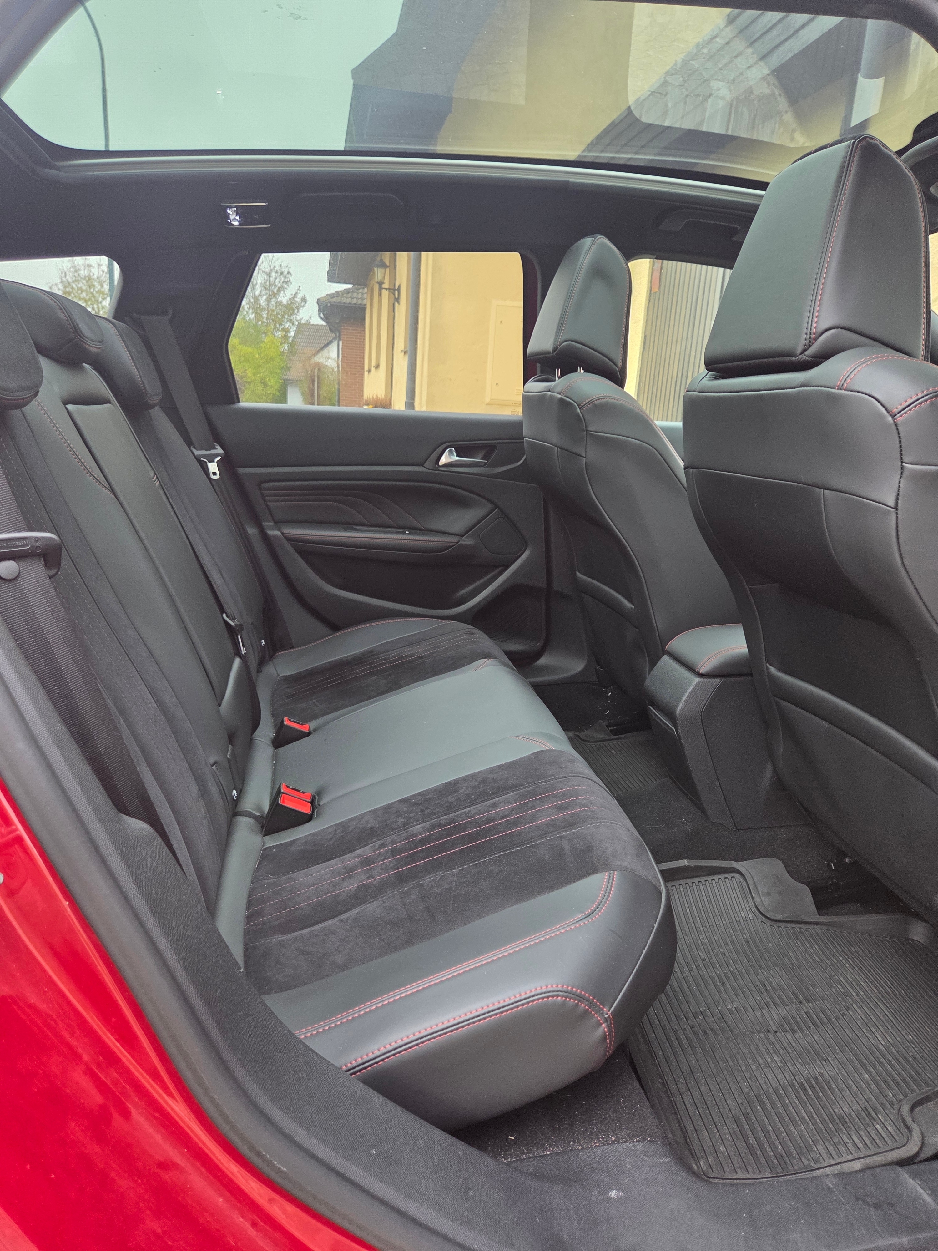 Peugeot 308 BlueHDi 180 GT 2015, bild 6/10