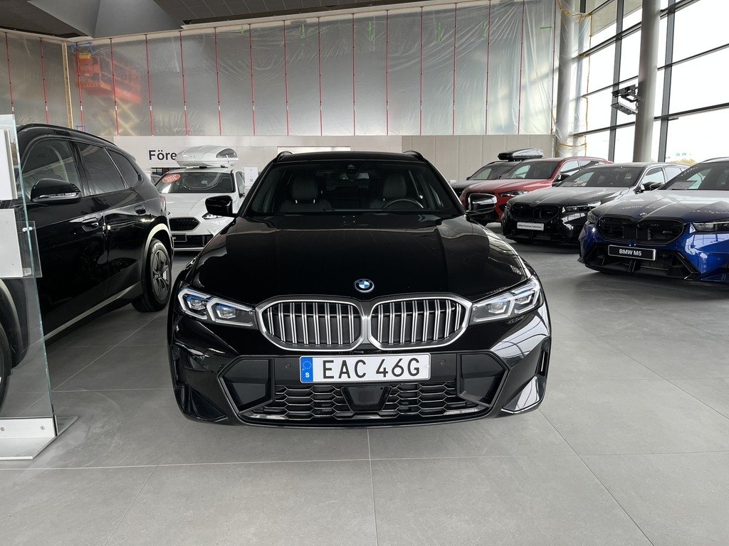 BMW 330 M Sport 2026, bild 2/10