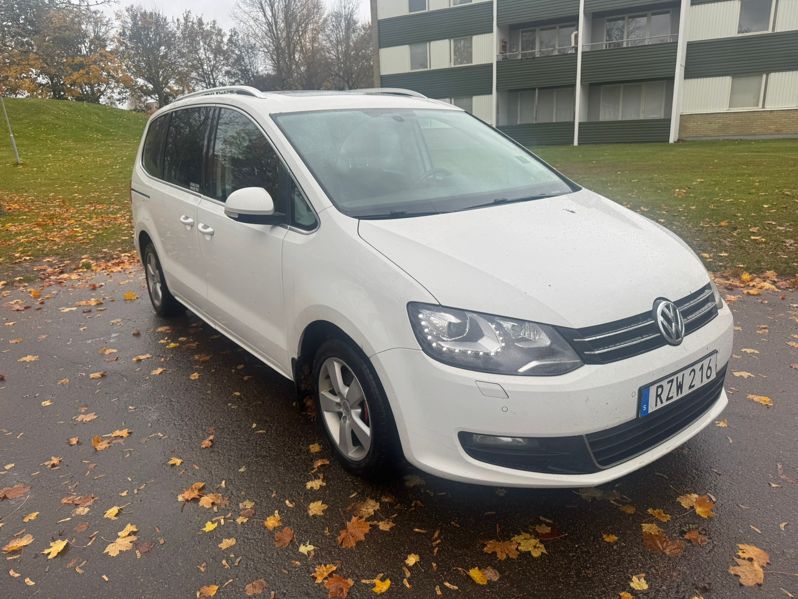 Volkswagen Sharan 2.0 TDI SCR 2014, bild 2/4
