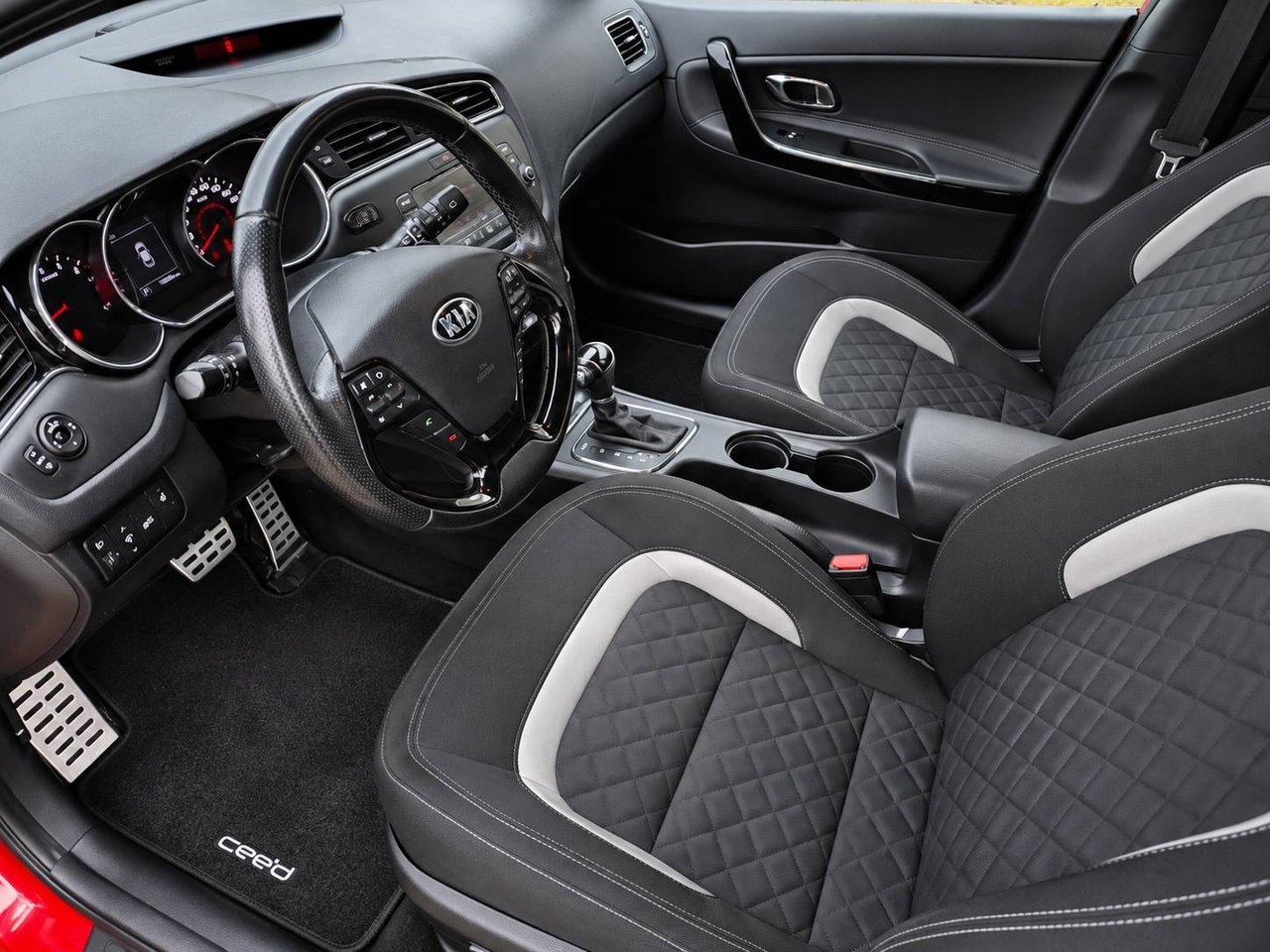 Kia Ceed 1.6 CRDi 136 GT Line 2016, bild 5/10