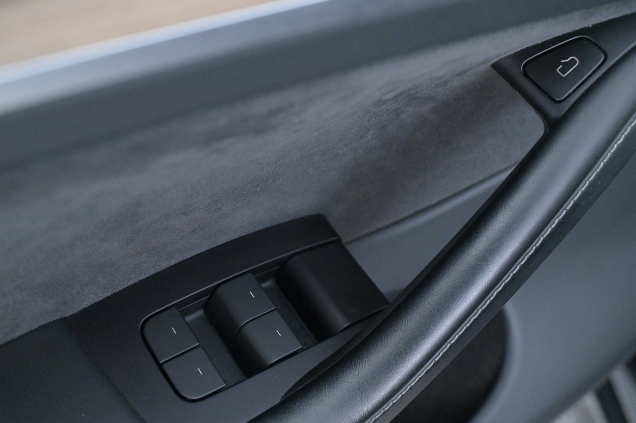 Tesla Model Y 2023, photo 10/10