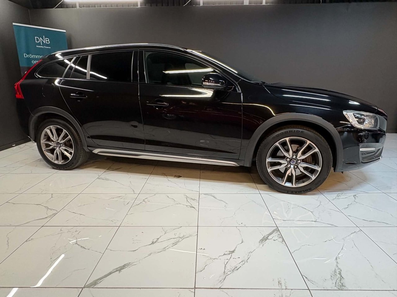 Volvo V60 Cross Country D3 2016, bild 2/10