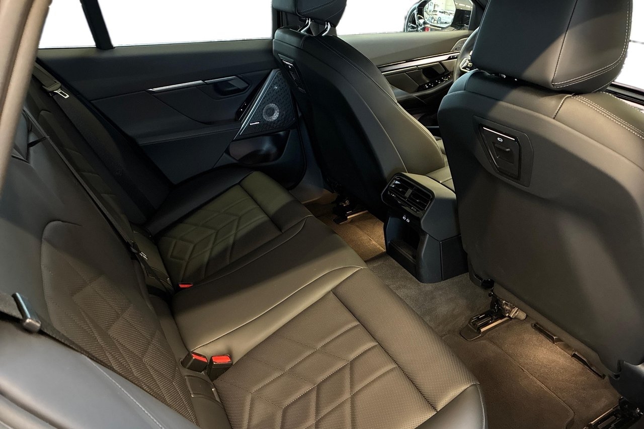 BMW 530e M Sport 2026, bild 7/10