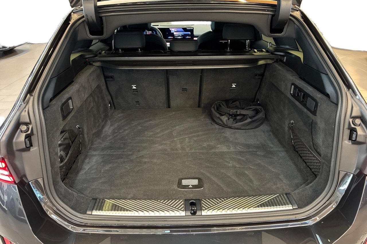 BMW 530e M Sport 2026, photo 10/10