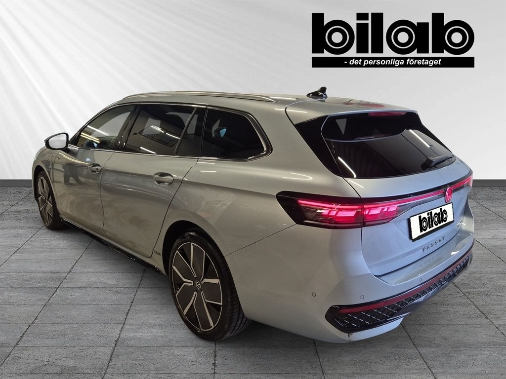 Volkswagen Passat R-Line 2026, bild 3/9