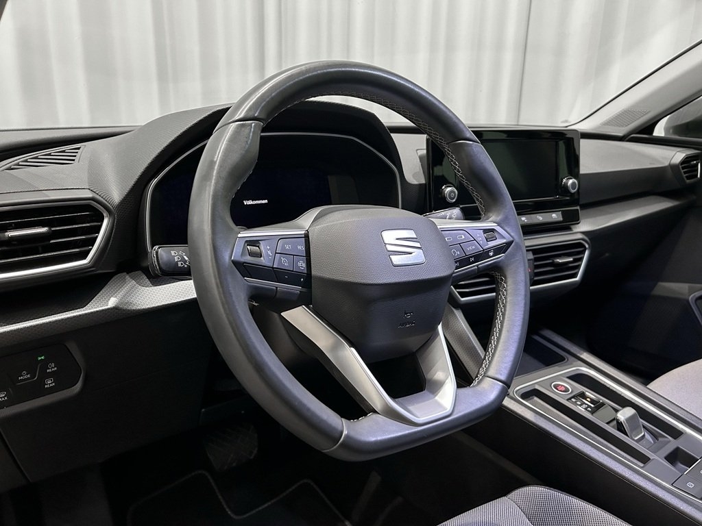 Seat Leon 1.0 eTSI 2024, photo 9/10