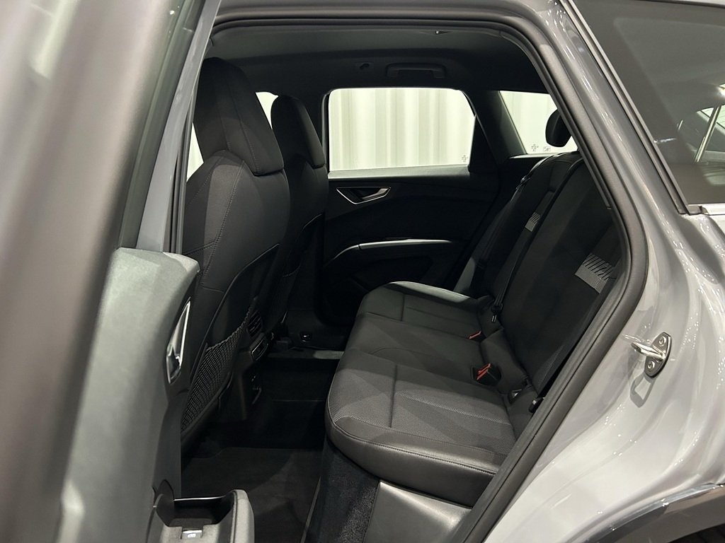 Audi Q4 e-tron 40 2023, bild 7/10