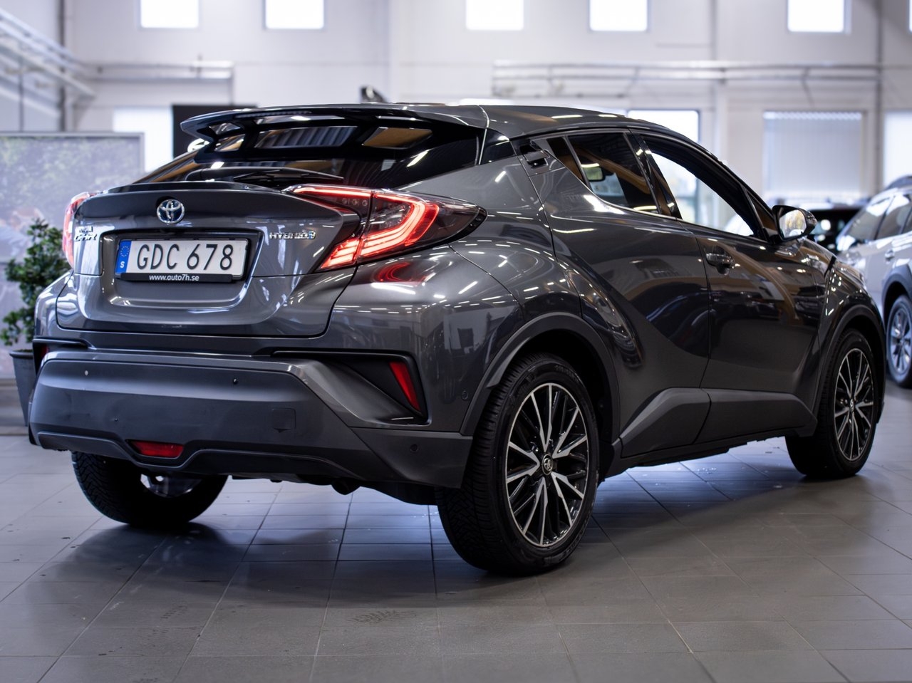 Toyota C-HR 1.8 Hybrid Executive 2018, bild 3/10