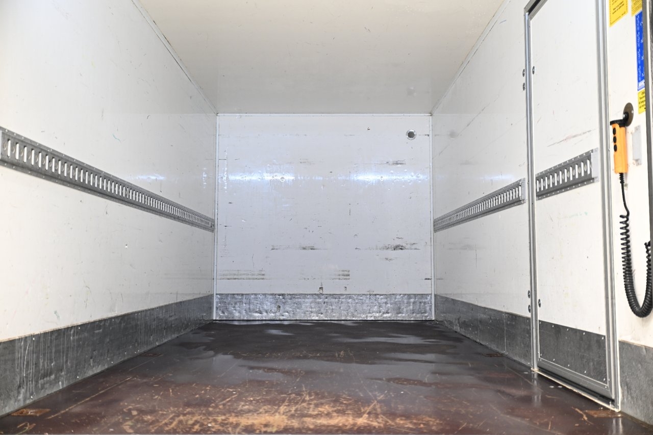 Mercedes-Benz Sprinter 2021, bild 6/10