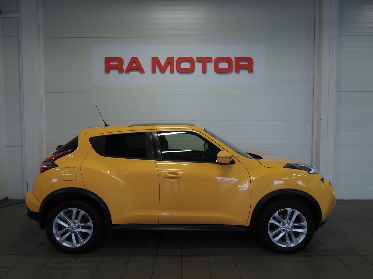 Nissan Juke 1.2 DIG-T N-CONNECTA 2016, bild 4/10