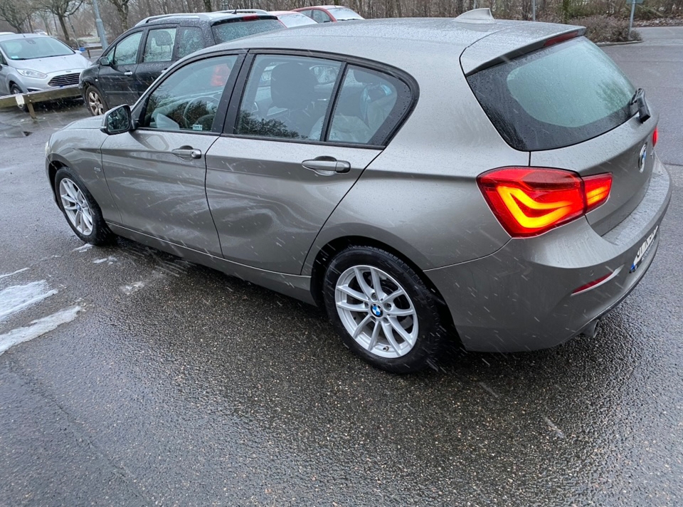 BMW 116d 2016, bild 6/7