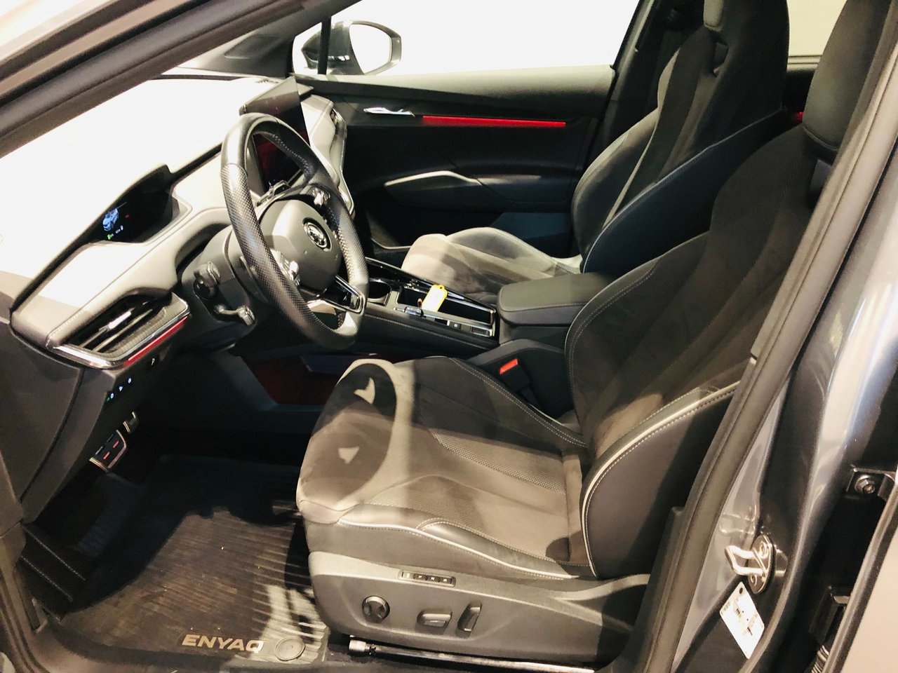 Skoda Enyaq 80 iV Sportline 2023, bild 7/10