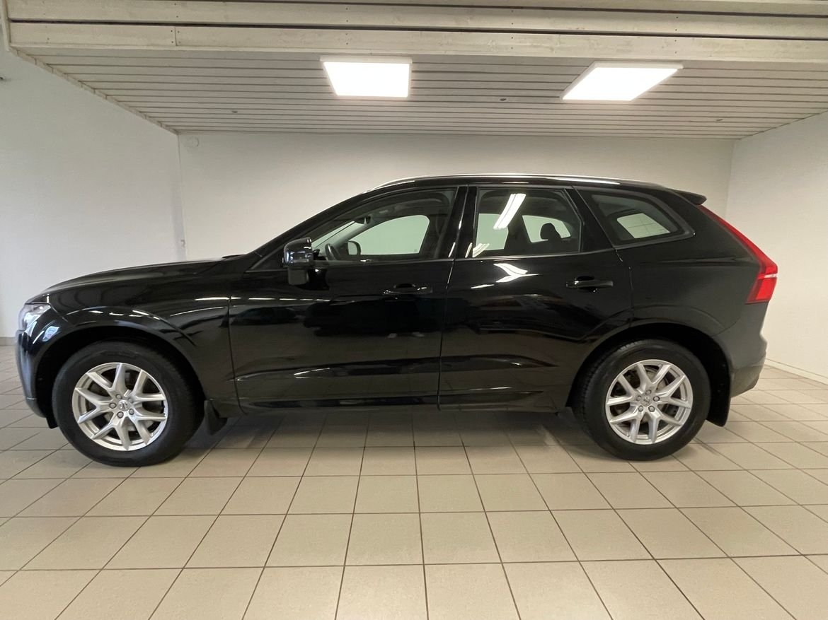 Volvo XC60 T4 Momentum 2020, bild 2/7