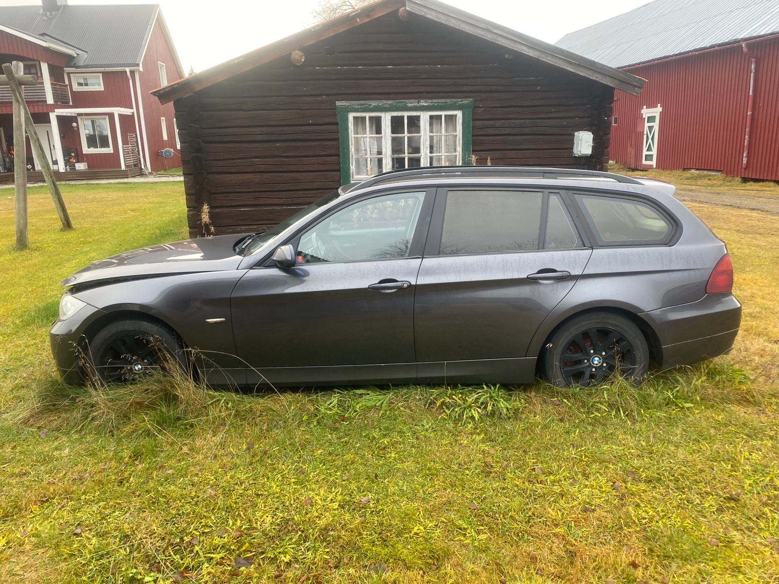 BMW 320i 2008, bild 2/6