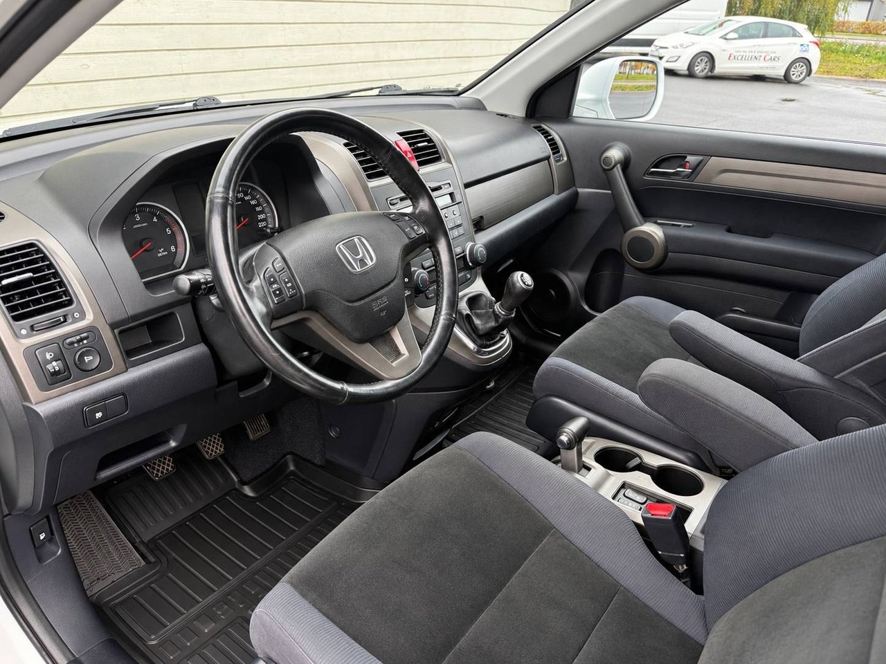 Honda CR-V 2.2 i-DTEC 2012, bild 6/10