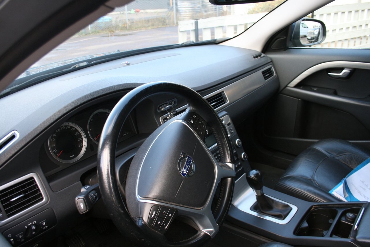 Volvo V70 2.4D Summum Business 2010, photo 10/10