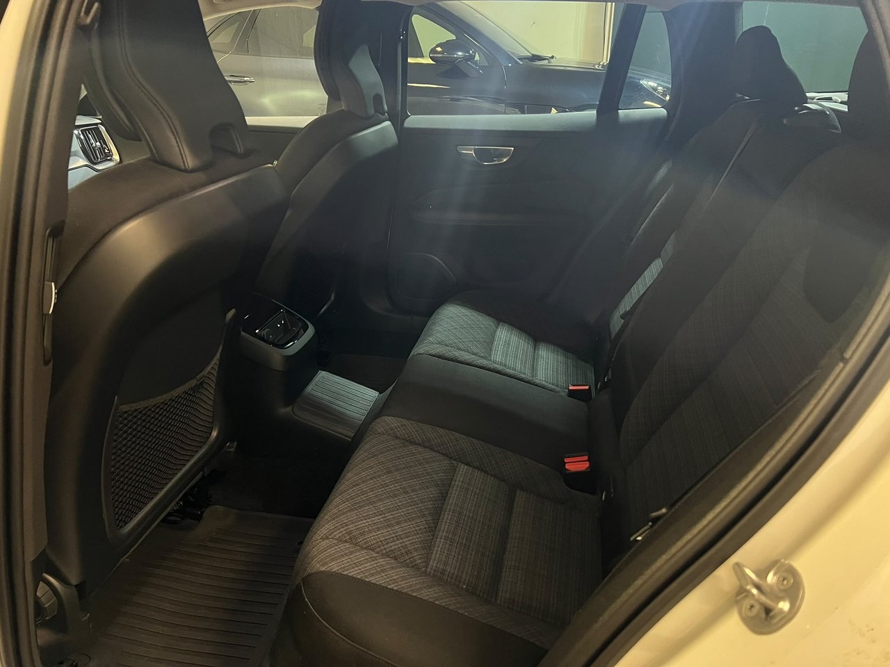 Volvo V60 T6 Core 2023, bild 6/10