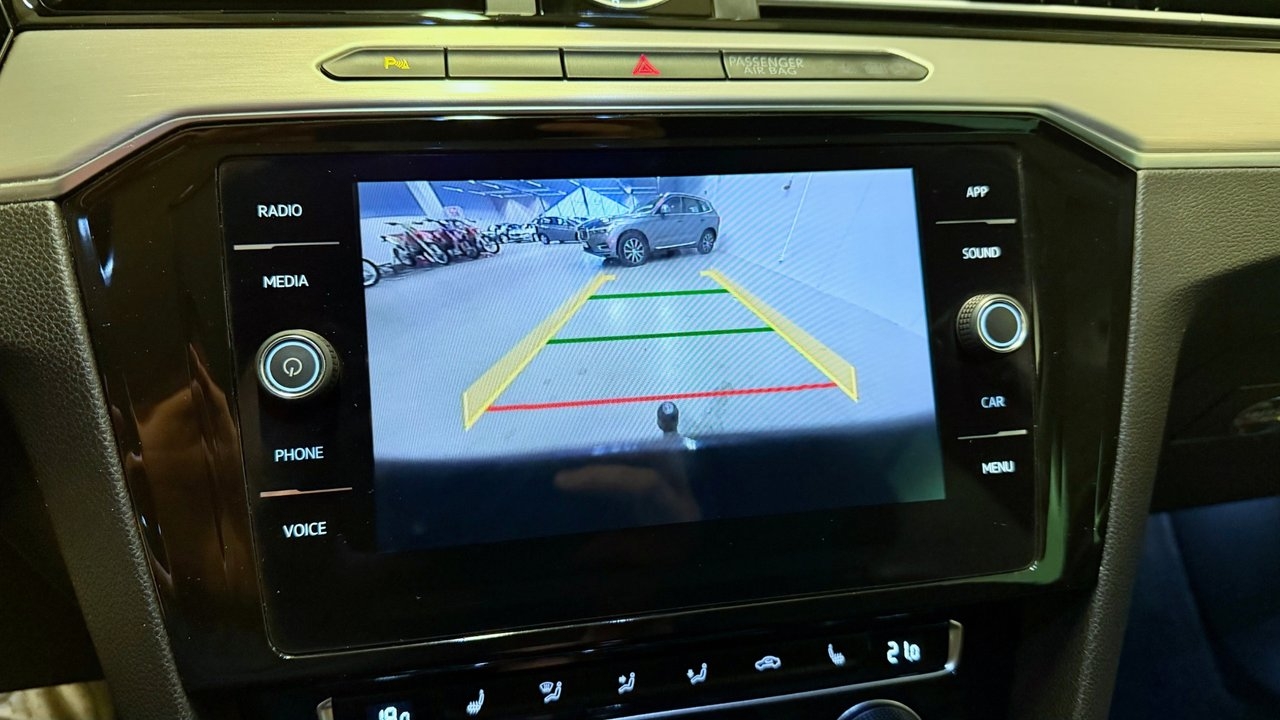 Volkswagen Passat 2.0 TDI SCR R-Line 2018, kuva 9/10