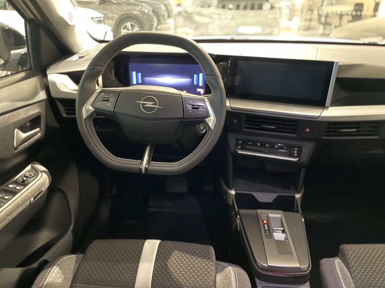 Opel Frontera 1.2 Turbo Hybrid 48V 2025, bild 9/10