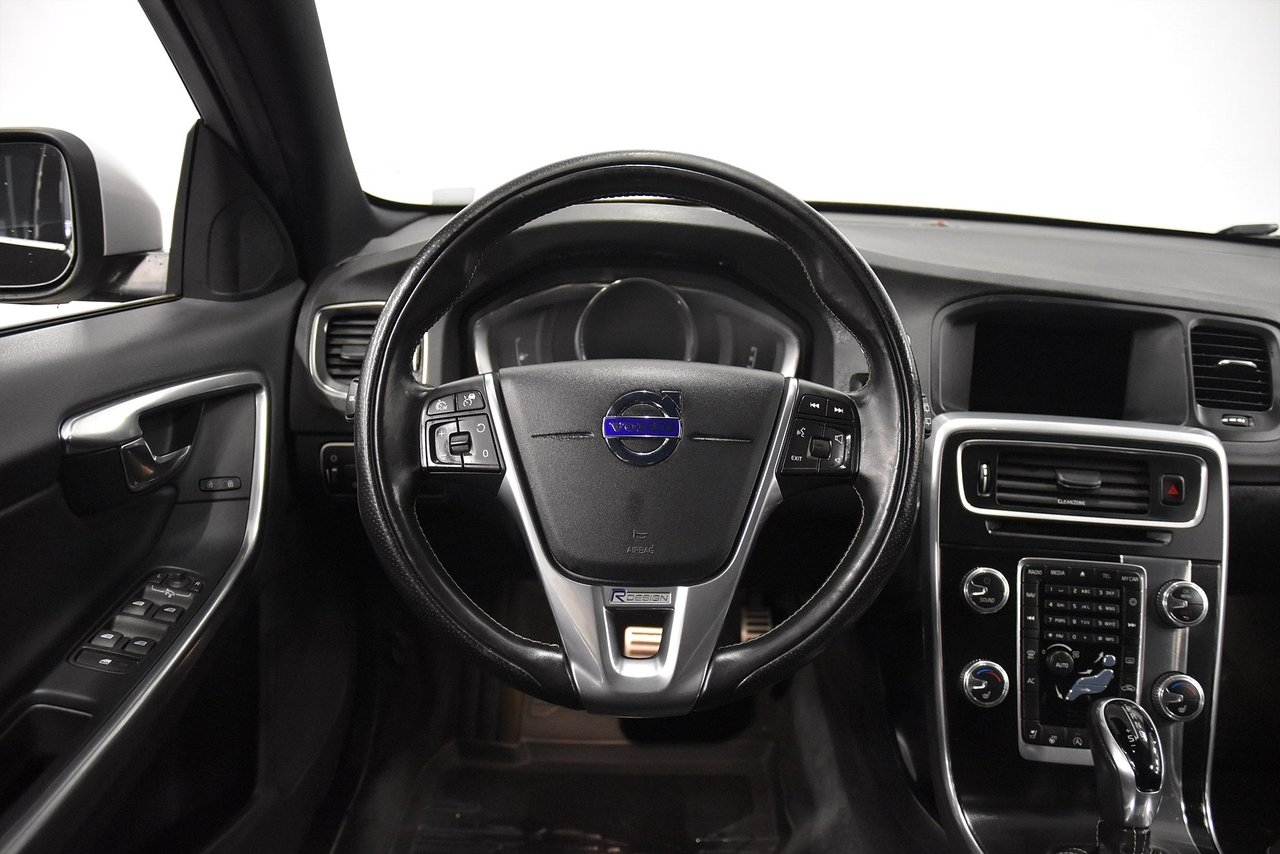 Volvo V60 D4 R Design 2018, bild 2/10