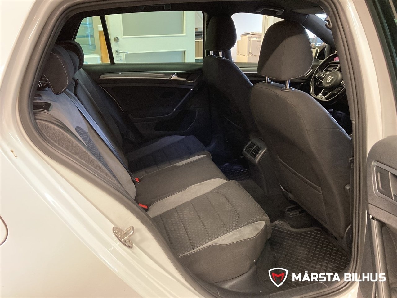 Volkswagen Golf 1.5 TSI R-Line 2019, photo 10/10