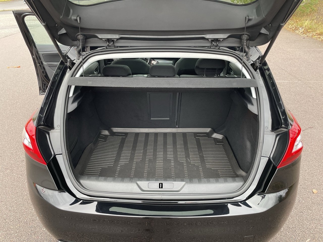 Peugeot 308 PureTech 130 Style 2016, photo 9/10