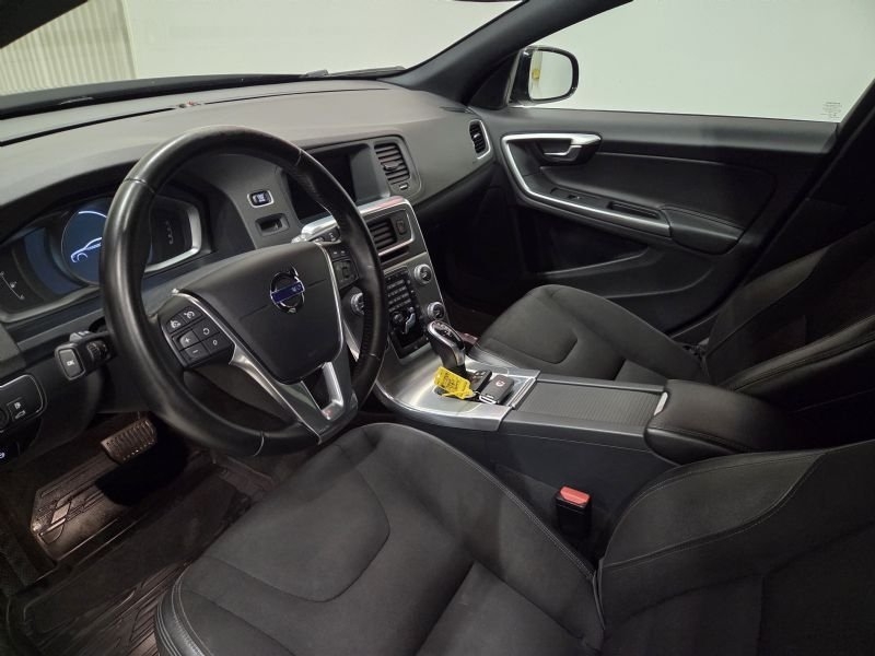 Volvo V60 Cross Country D4 Momentum 2016, bild 10/10