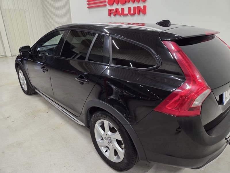 Volvo V60 Cross Country D4 Momentum 2016, bild 9/10