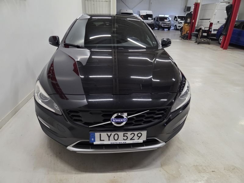Volvo V60 Cross Country D4 Momentum 2016, bild 2/10