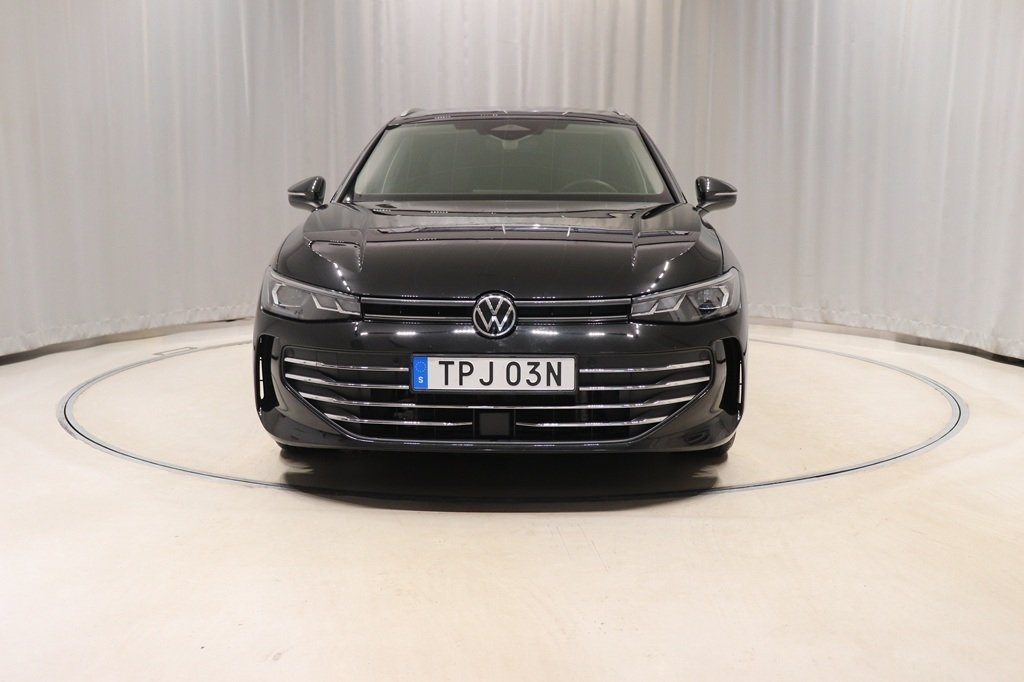 Volkswagen Passat 1.5 TSI Business 2024, bild 2/10