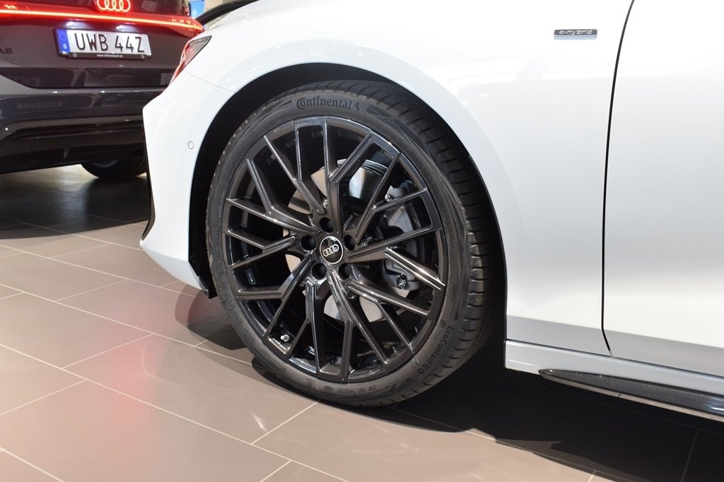 Audi A6 S line Edition One 2026, bild 3/9