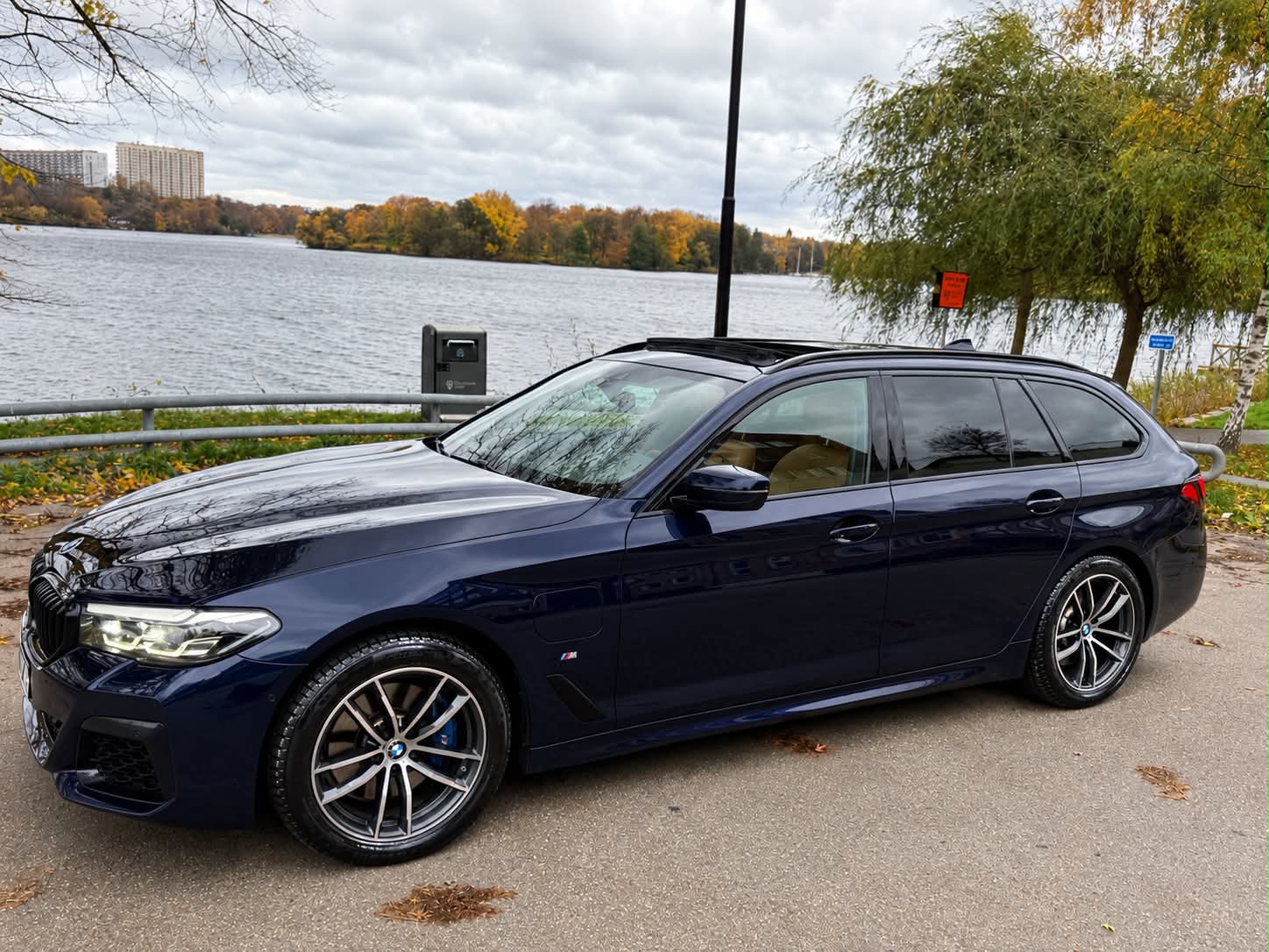 BMW 530e M Sport 2021, bild 2/9
