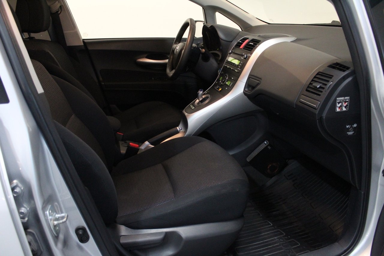 Toyota Auris 1.8 Hybrid Comfort 2010, bild 7/10