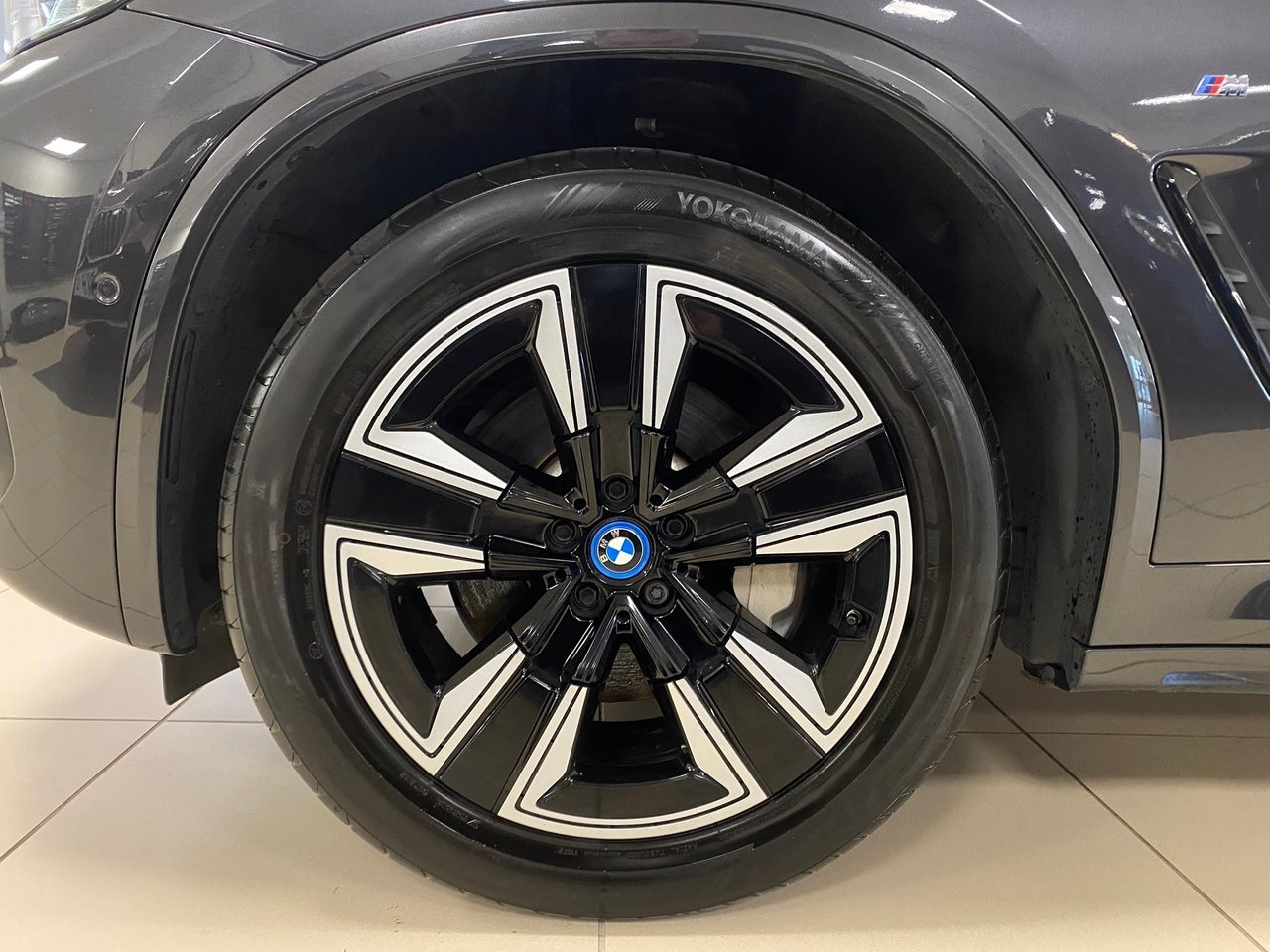 BMW iX3 2022, bild 2/10